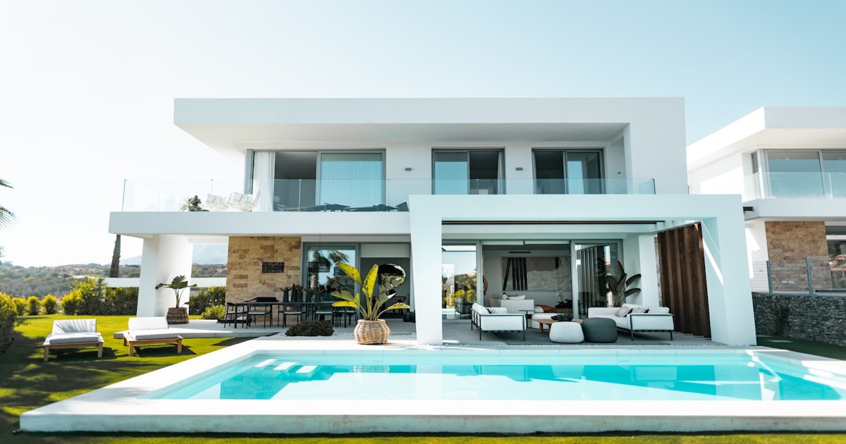 The $832,750 Conforming Loan Limit: What Luxury Buyers Need to Know in 2026