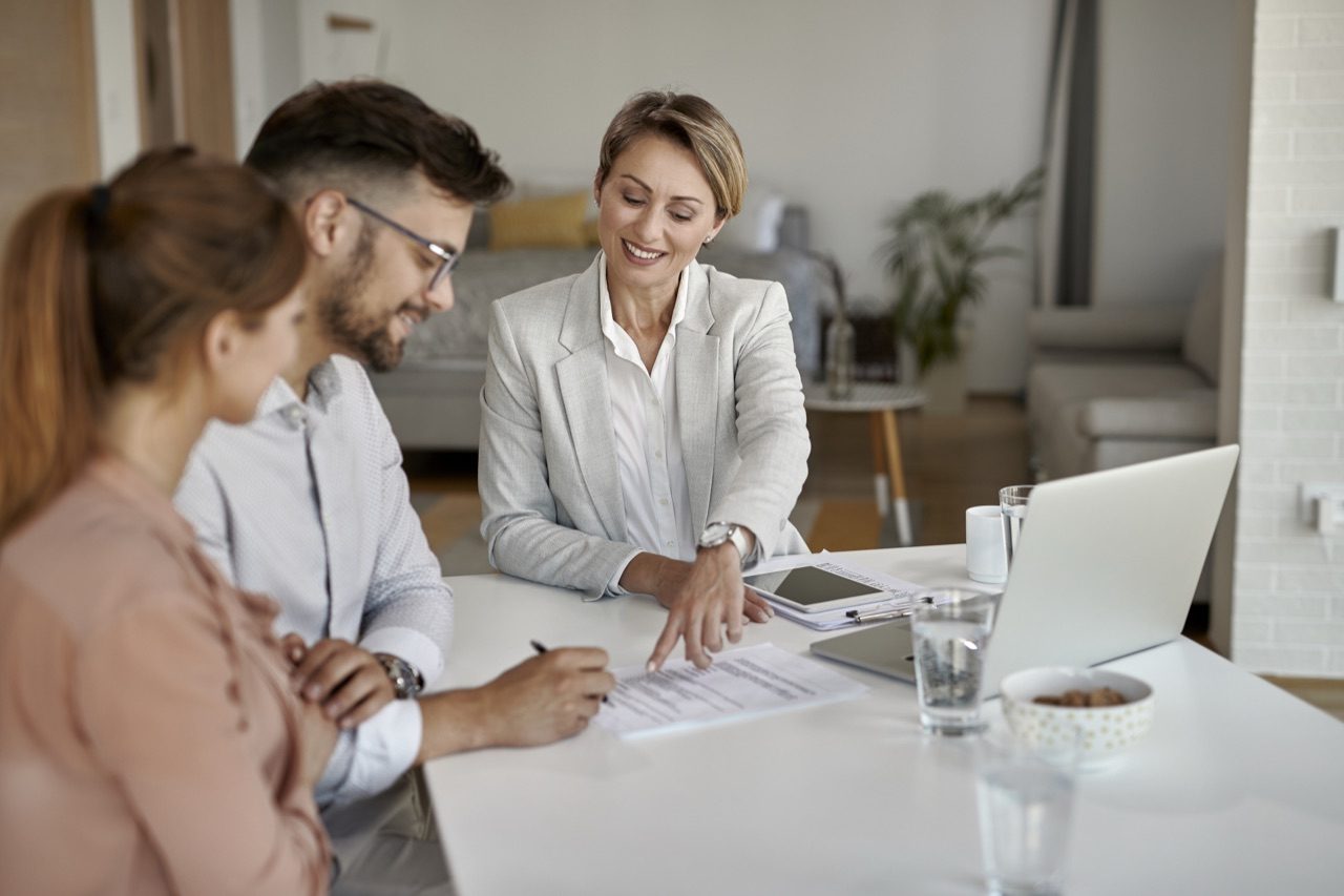 Reading the Fine Print: 7 Builder Contract Clauses to Understand Before You Sign