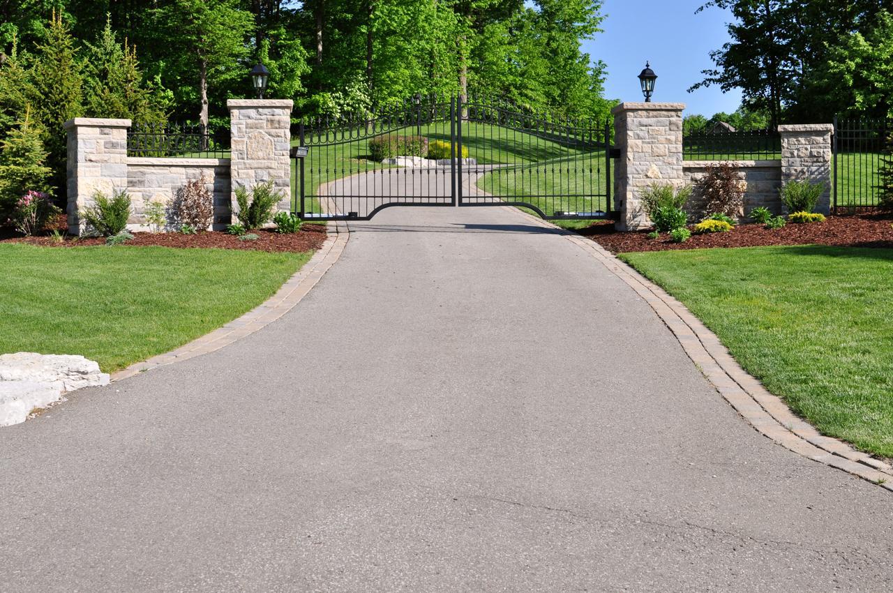 Crossing the State Line: A Buyer's Guide to Missouri-Side Estates Near KC