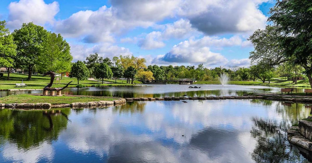 Moving to Lenexa KS: The Honest 2026 Guide for Families and Professionals