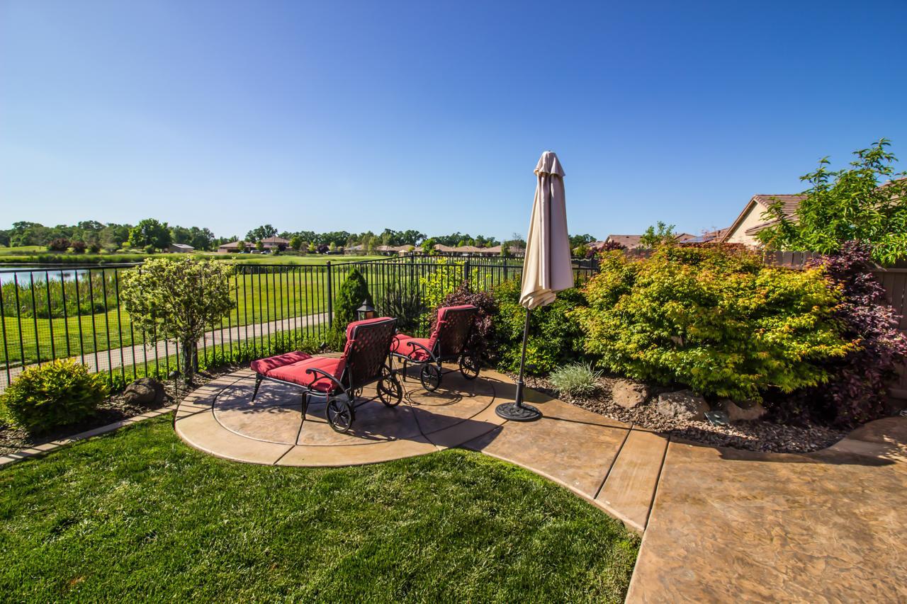 Outdoor Living in Loch Lloyd: Patios, Pools and Golf-Course Backyards